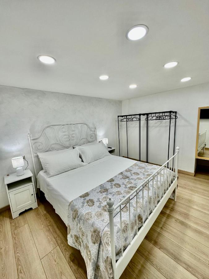 La Casa Di Elisa Apartment Наполи Екстериор снимка