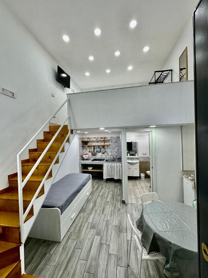 La Casa Di Elisa Apartment Наполи Екстериор снимка